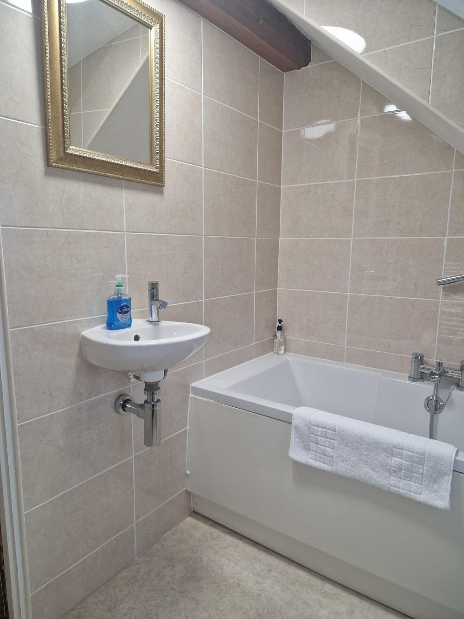 Hereford - Falcon House - Spacious 5 Bedroom House With Games Room - Sleeps 14 Guests - Great Property For Family & Friends Gathering Together - Hosted By Rentmyhouse Exterior photo