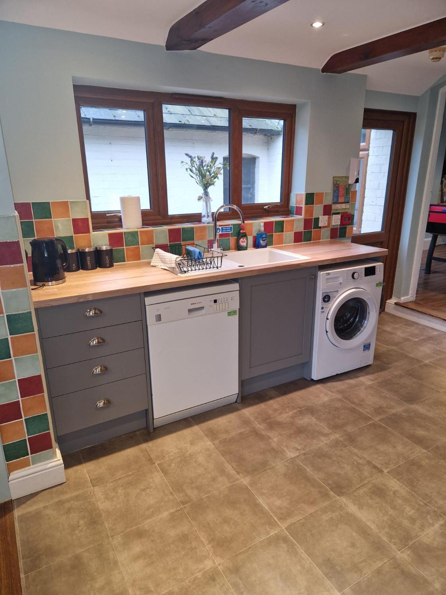 Hereford - Falcon House - Spacious 5 Bedroom House With Games Room - Sleeps 14 Guests - Great Property For Family & Friends Gathering Together - Hosted By Rentmyhouse Exterior photo